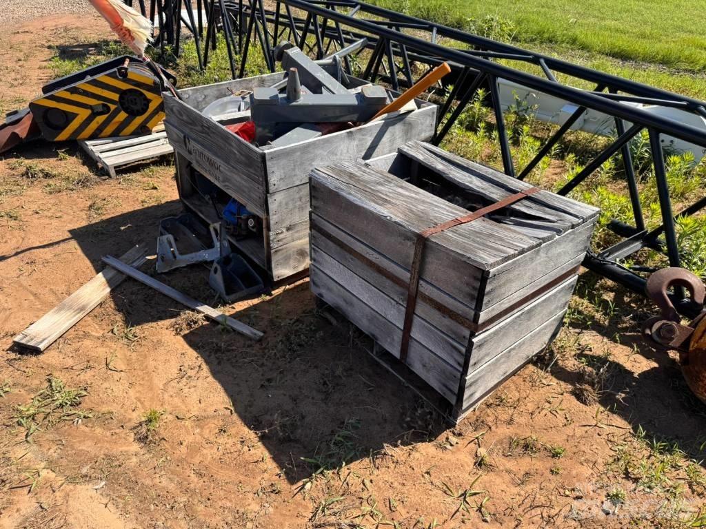 Grove RT 9130 E Rough Terrain Cranes