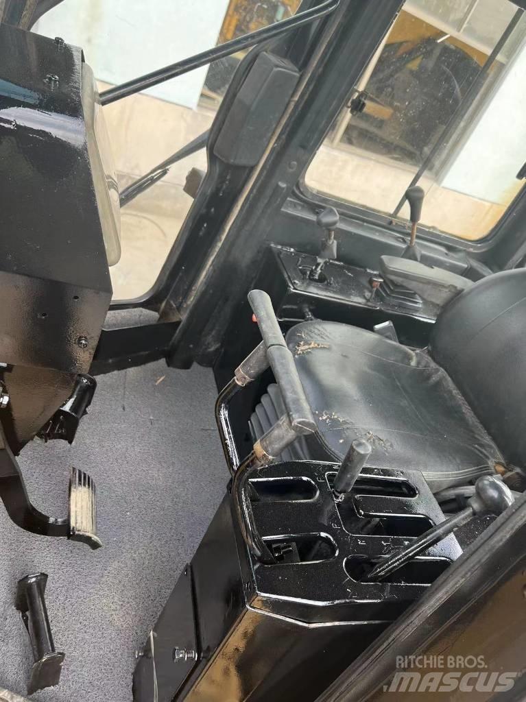 CAT D8 Motor Graders