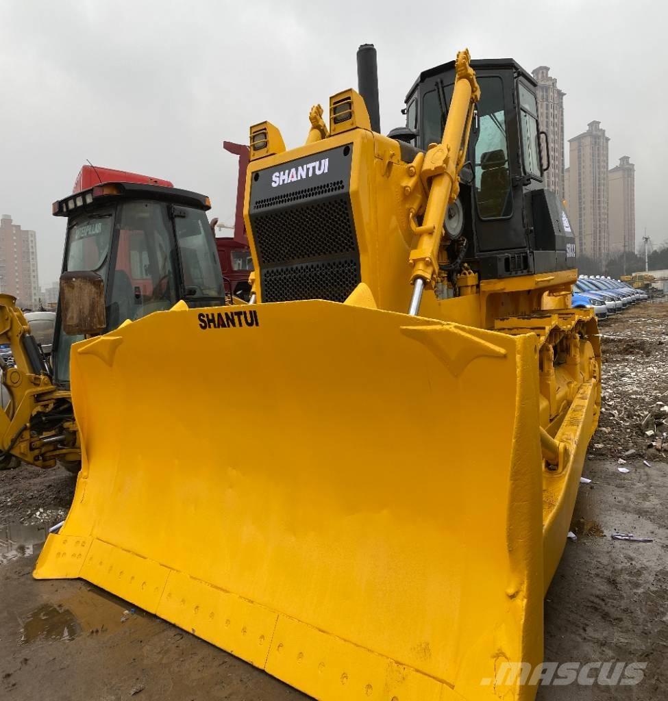 Shantui SD 32 Crawler dozers
