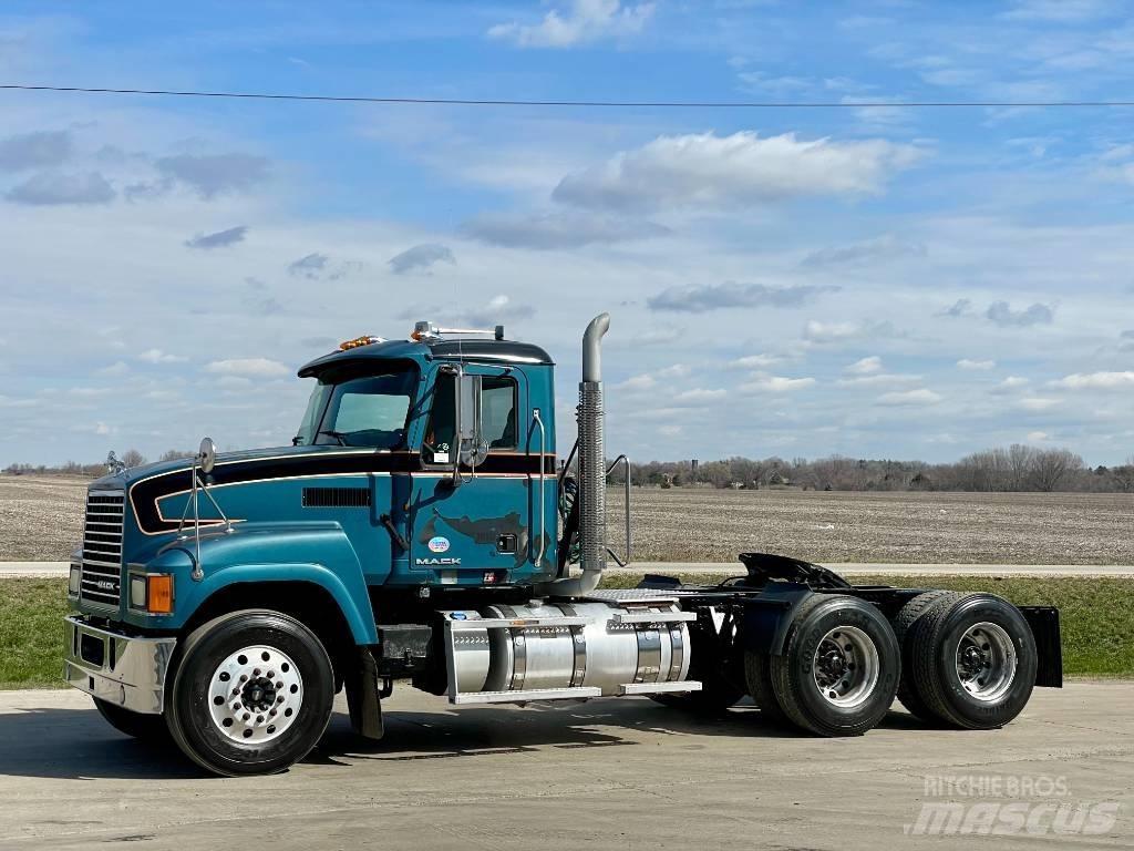 Mack CHU613 Conventional Trucks / Tractor Trucks