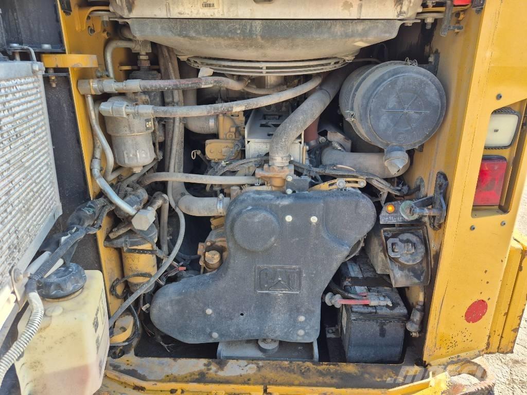 CAT 272 D Skid Steer Loaders