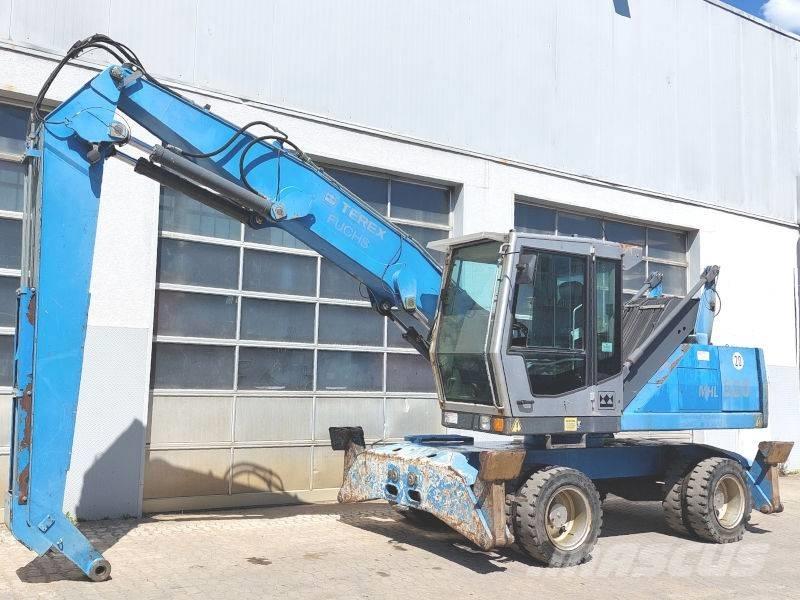 Fuchs MHL 320 Waste / Industry Handlers