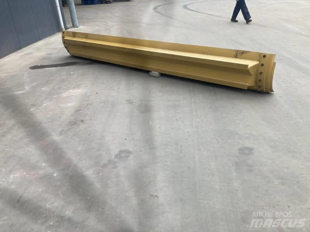 CAT 140M2 Moldboard Tracks, chains and undercarriage