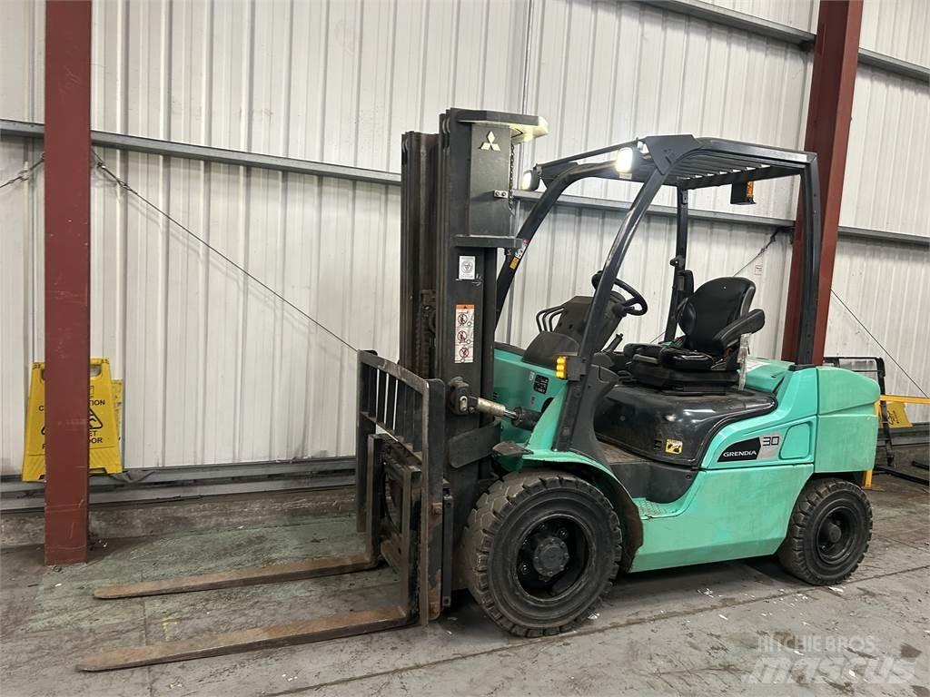 Mitsubishi FD30NT Diesel Forklifts
