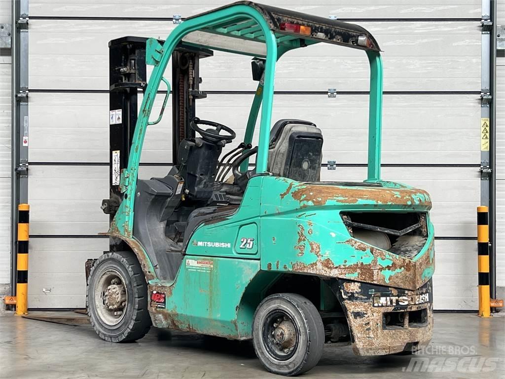 Mitsubishi FD25N Diesel Forklifts