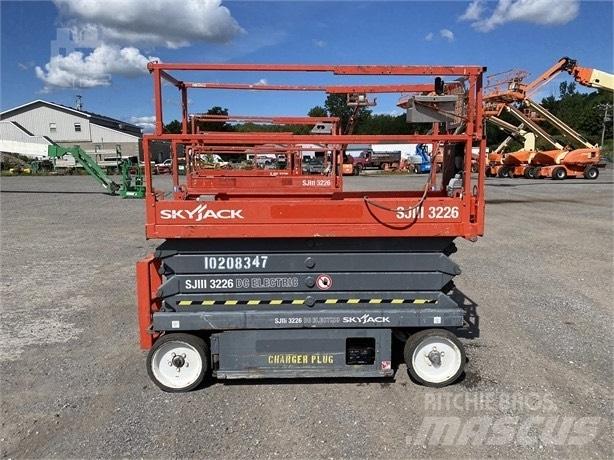 SkyJack SJ III 3226 Scissor Lifts