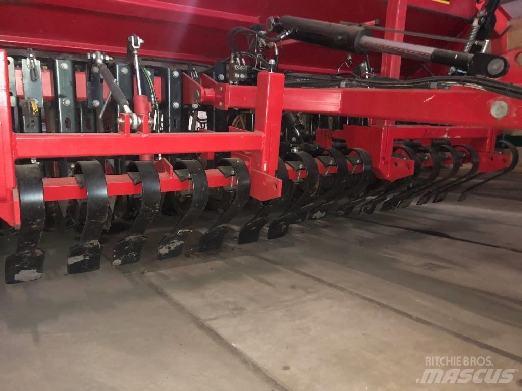 VM Direct Seedet 4 Farm Drills