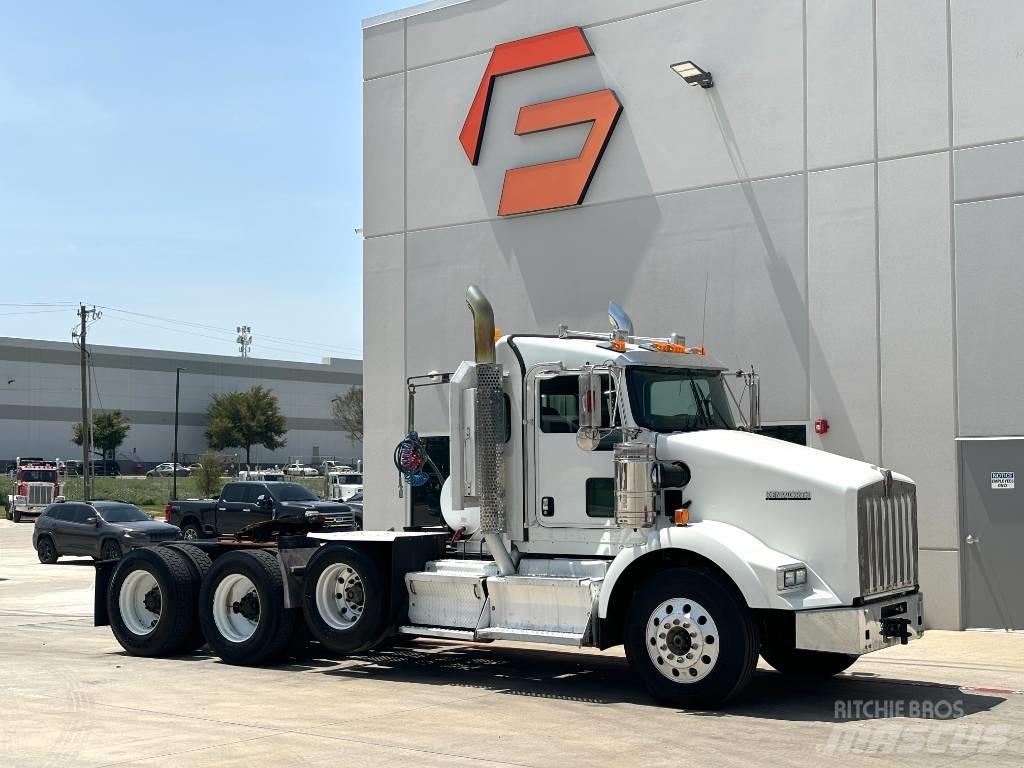 Kenworth T 800 Conventional Trucks / Tractor Trucks