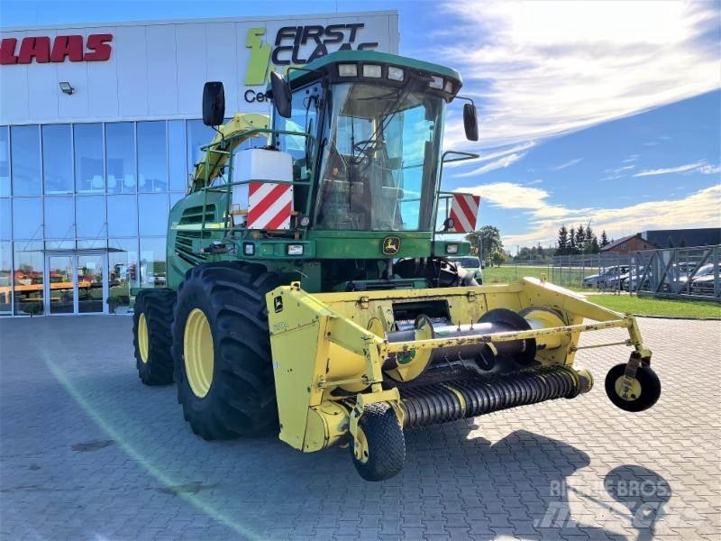 John Deere 7300 Foragers