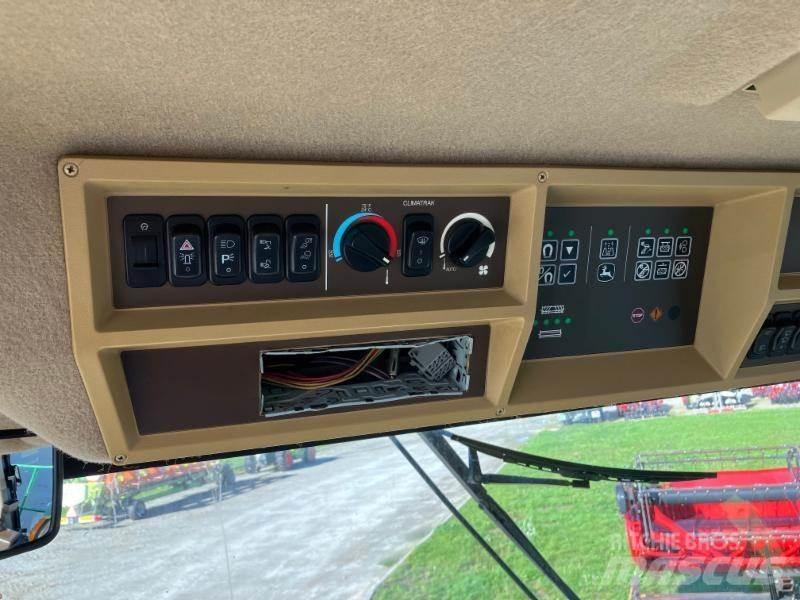 John Deere 7300 Foragers