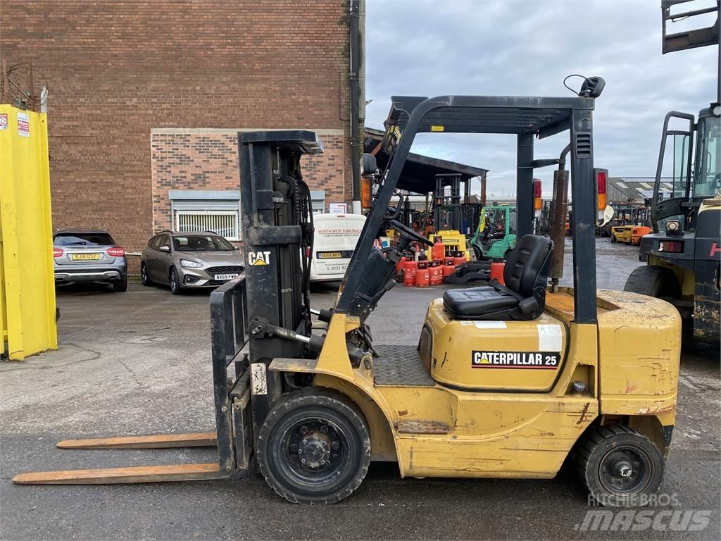 CAT DP25K Diesel Forklifts