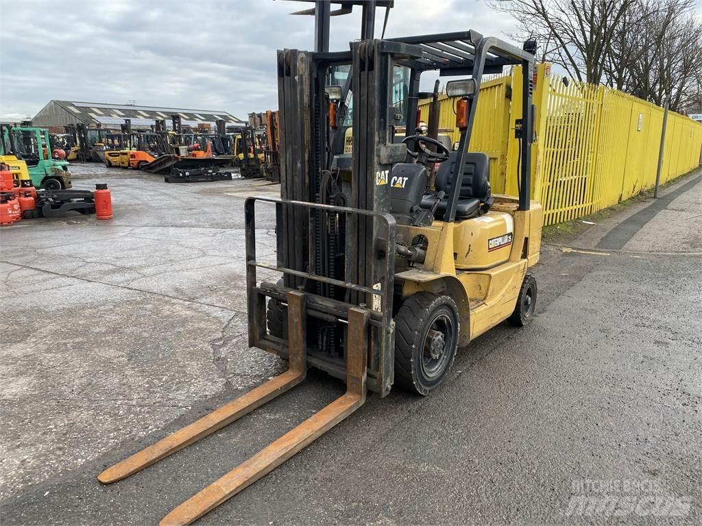 CAT DP25K Diesel Forklifts