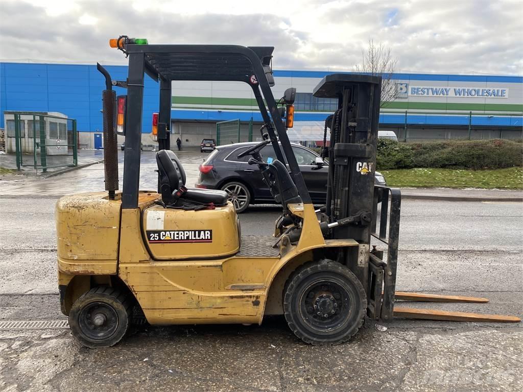 CAT DP25K Diesel Forklifts