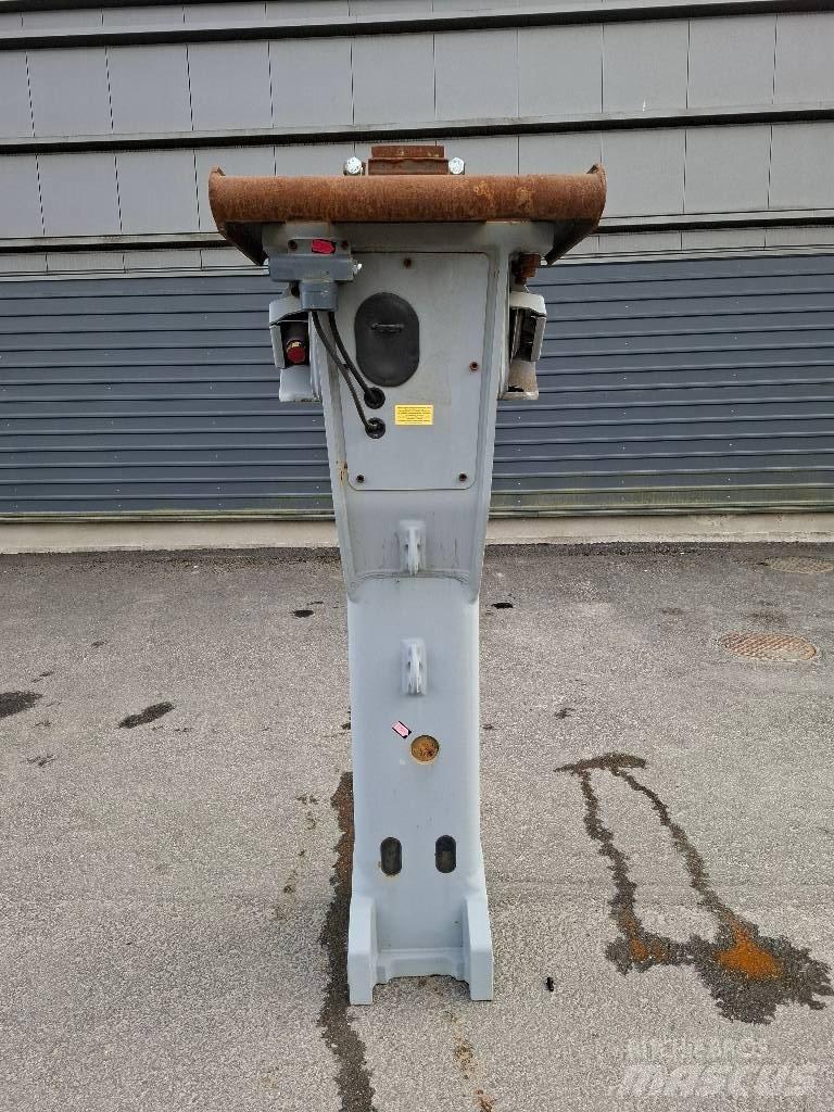 Epiroc EC 155CL Hammers / Breakers