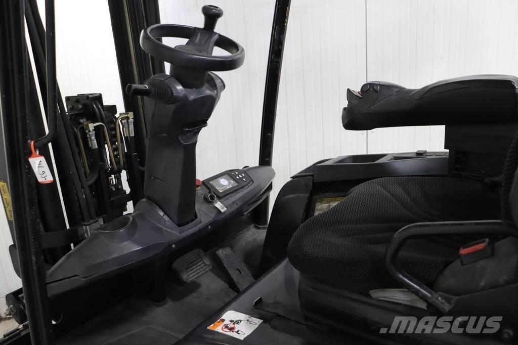 CAT EP35N Electric Forklifts
