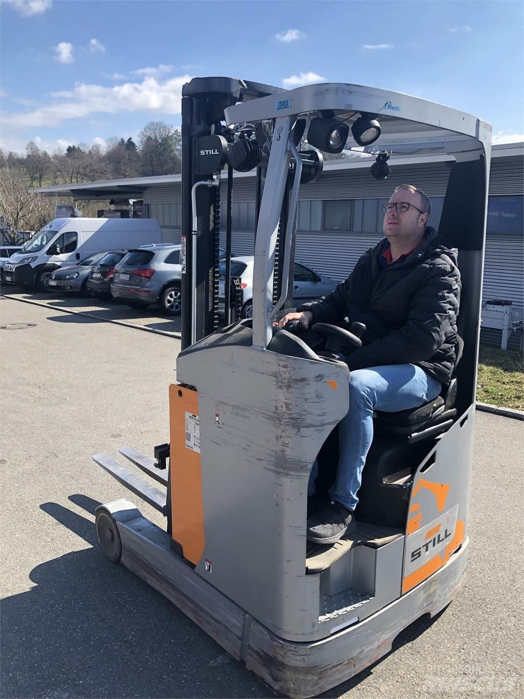 Still FMX12 Reach trucks