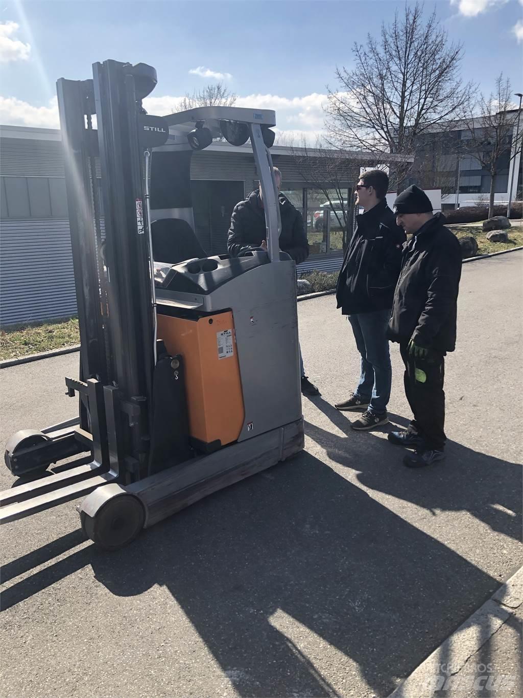 Still FMX12 Reach trucks