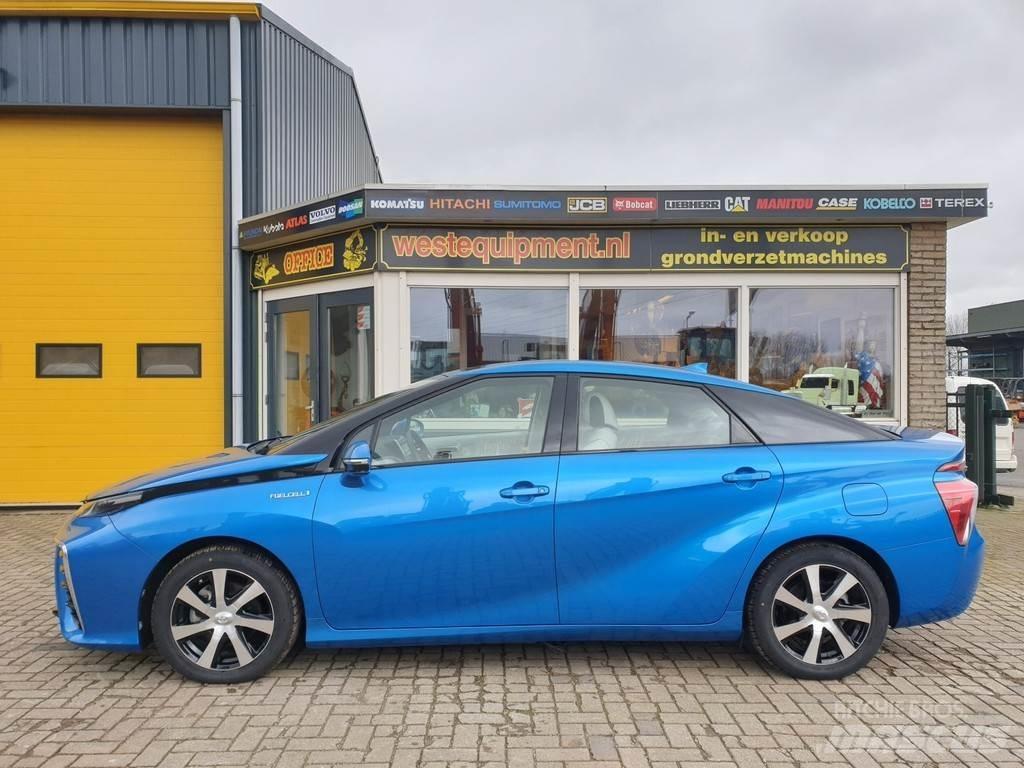 Toyota Mirai Automobiles / SUVS