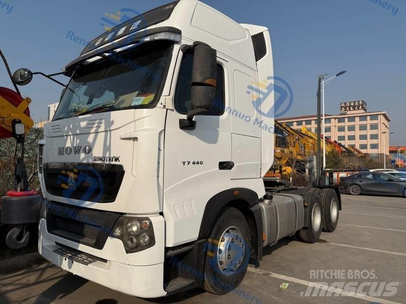 Howo Tractor 420 Conventional Trucks / Tractor Trucks