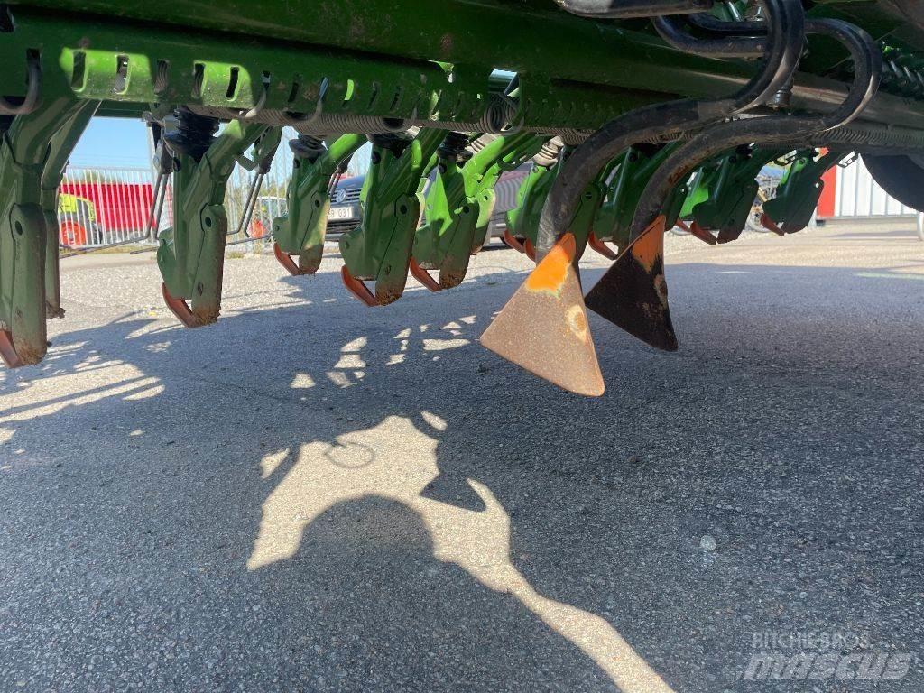 Amazone D9 3000 Farm Drills