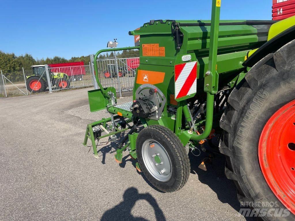 Amazone D9 3000 Farm Drills