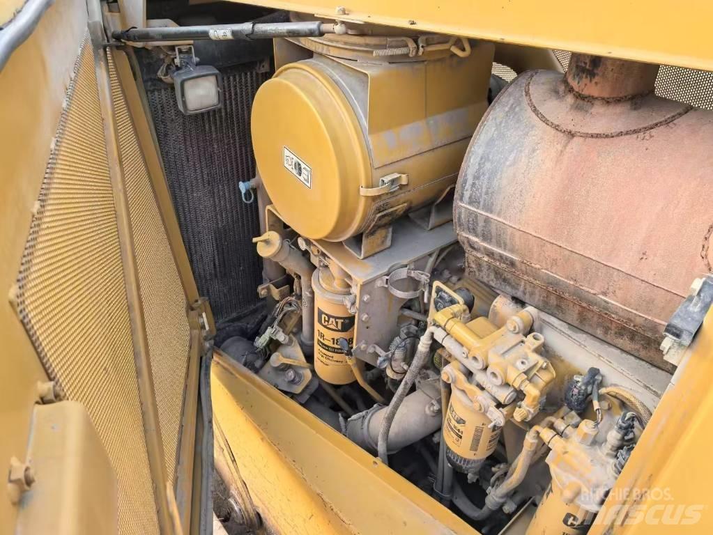 CAT D8T bulldozers Crawler dozers
