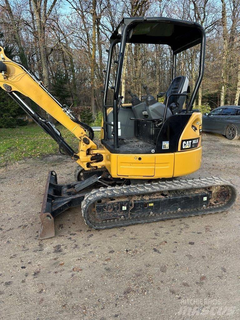 CAT 303.5 E CR Mini Excavators <7t (Mini Diggers)