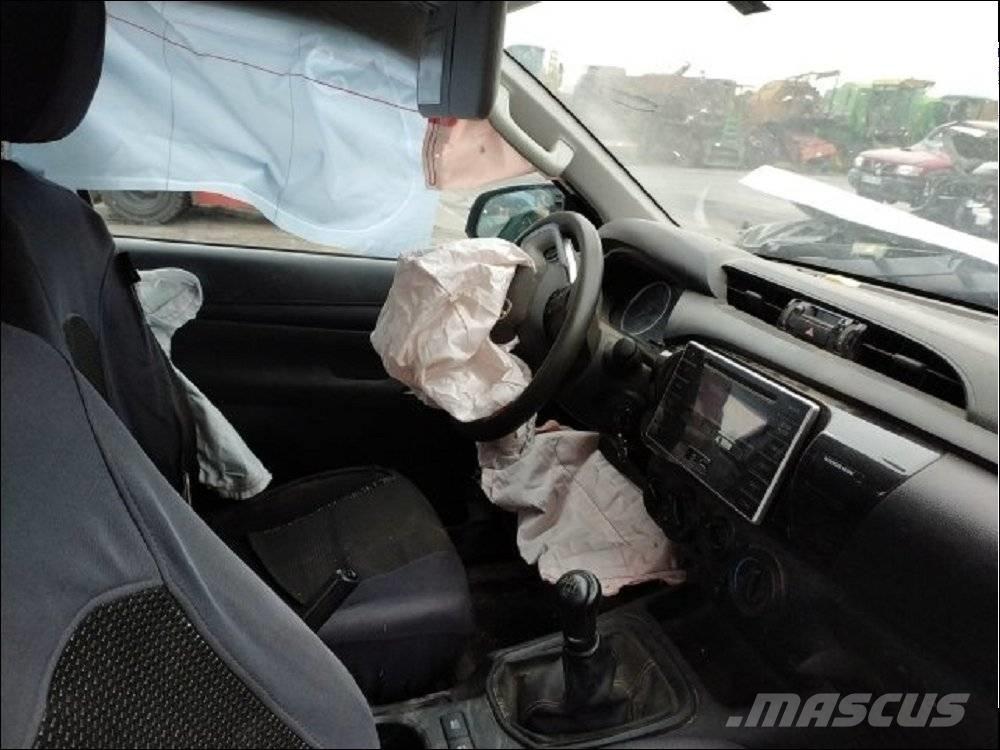 Toyota Hilux 5 Pickup Trucks