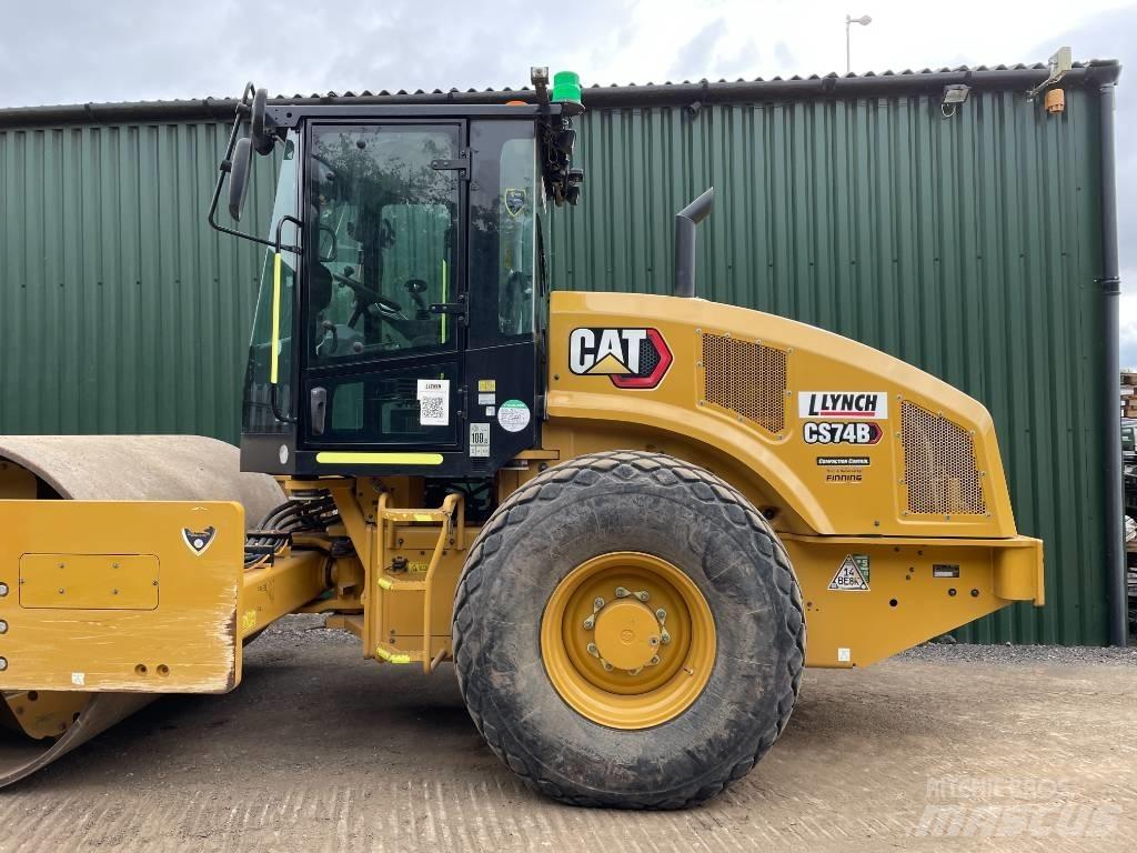 CAT CS 74 B Single drum rollers