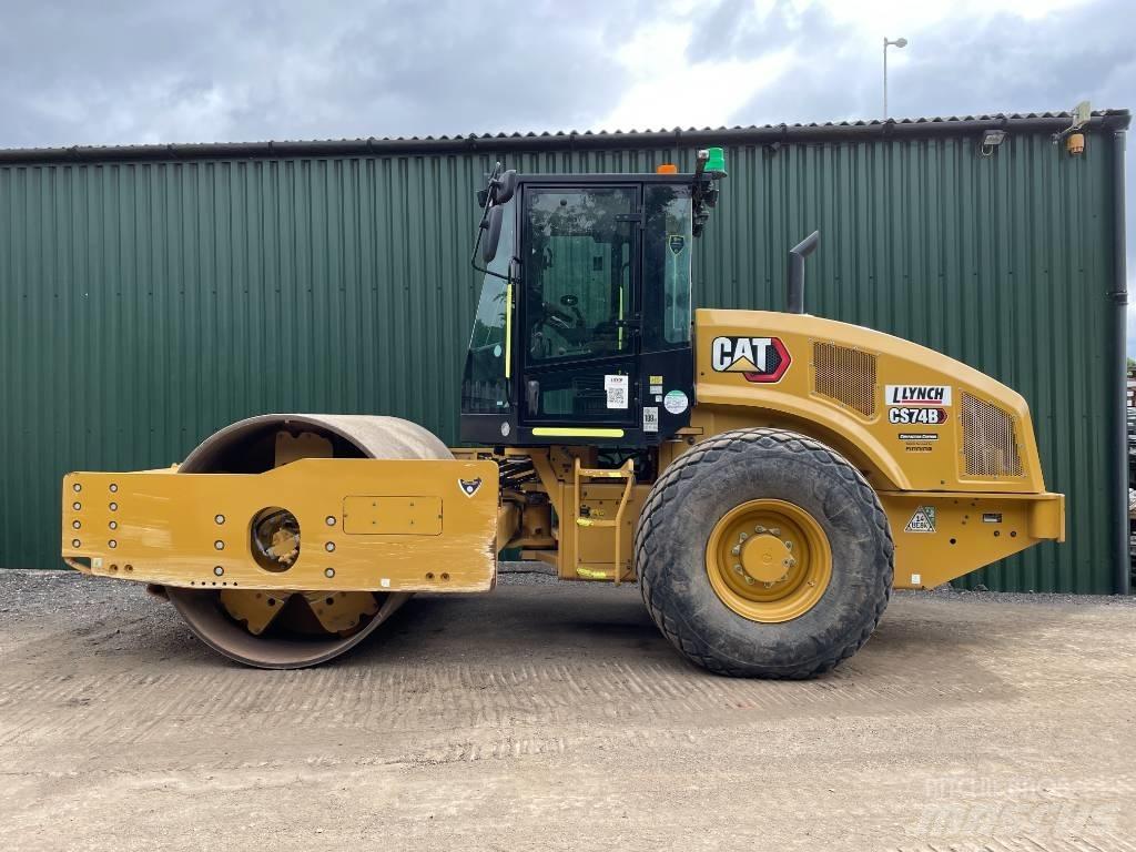 CAT CS 74 B Single drum rollers