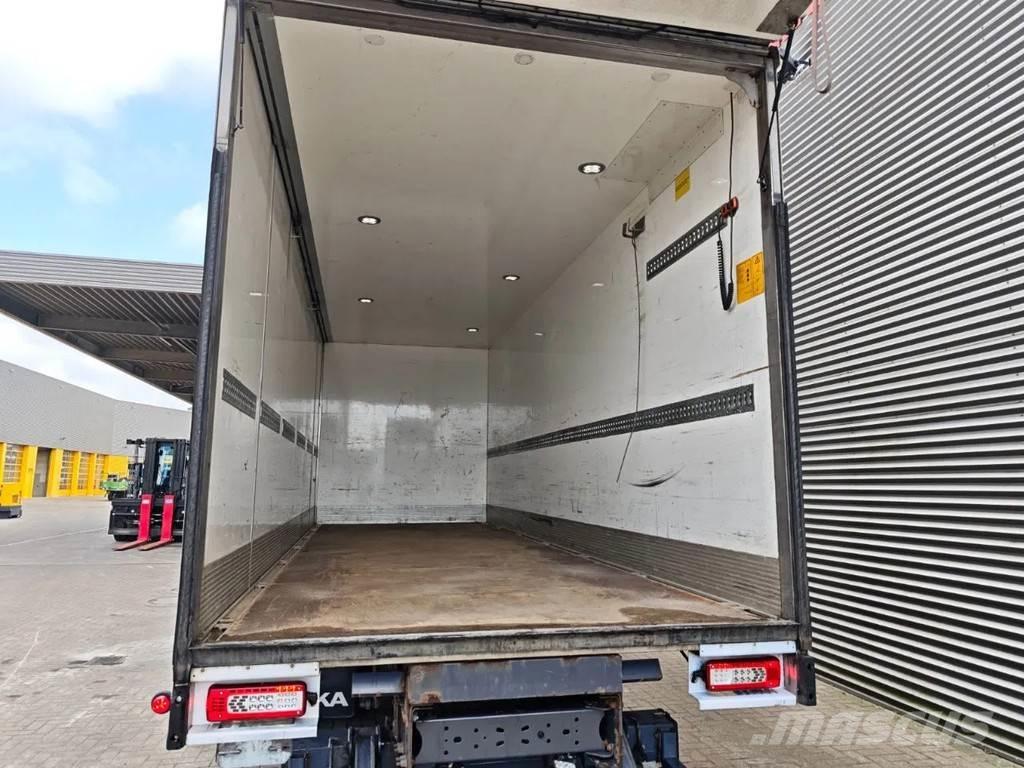 Volvo FM 340 4x2 Box body trucks