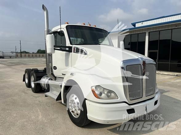Kenworth T680 Conventional Trucks / Tractor Trucks