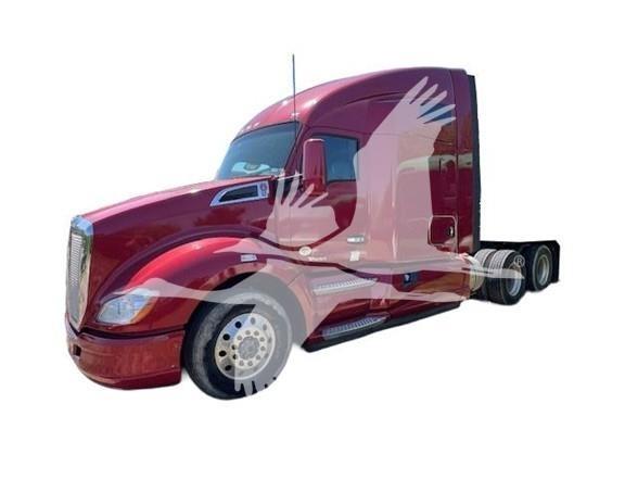 Kenworth T680 Conventional Trucks / Tractor Trucks