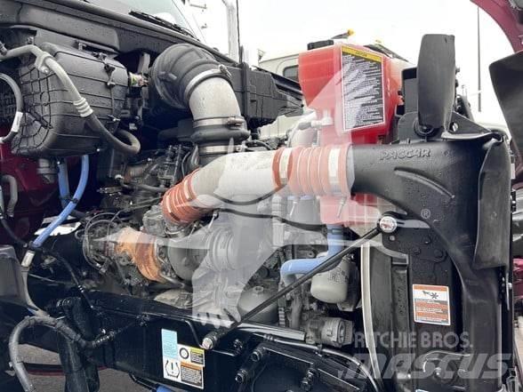 Kenworth T880 Conventional Trucks / Tractor Trucks