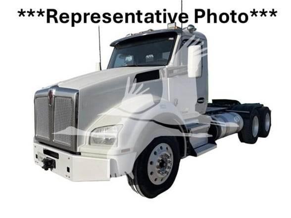 Kenworth T880 Conventional Trucks / Tractor Trucks