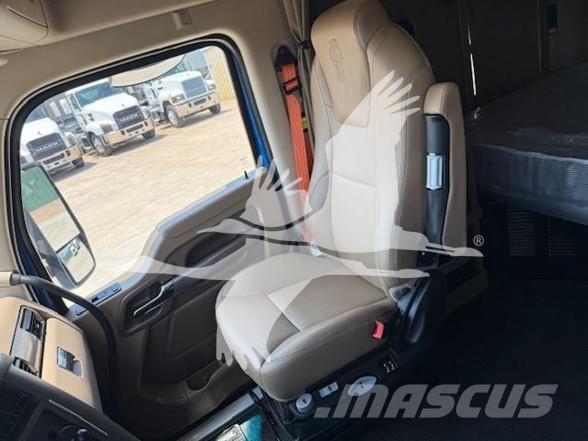 Kenworth T880 Conventional Trucks / Tractor Trucks