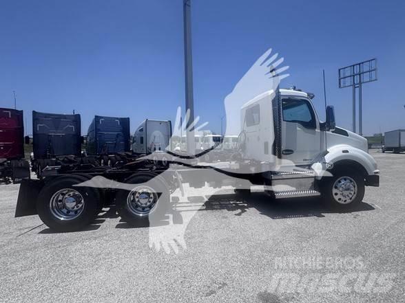 Kenworth T880 Conventional Trucks / Tractor Trucks