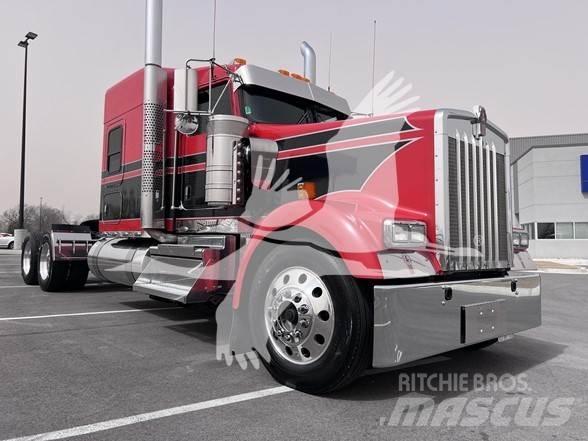 Kenworth W900 Conventional Trucks / Tractor Trucks