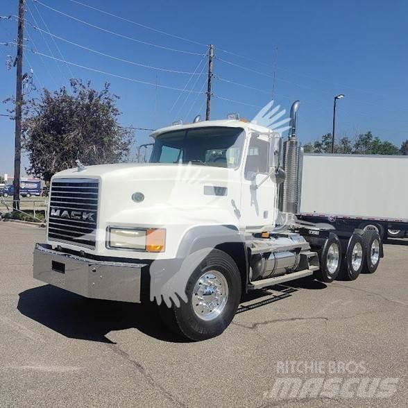 Mack CL733 Conventional Trucks / Tractor Trucks