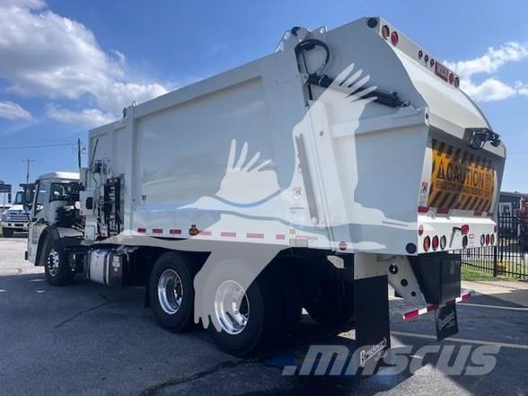 Mack LR64R Garbage Trucks / Recycling Trucks