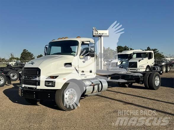 Mack MD6 Cab & Chassis Trucks