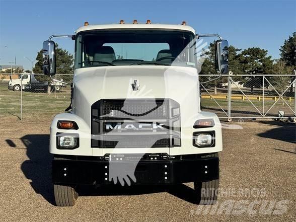 Mack MD6 Cab & Chassis Trucks