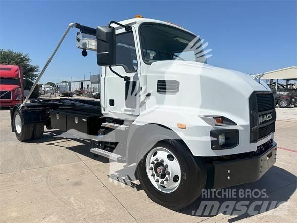 Mack MD6 Garbage Trucks / Recycling Trucks