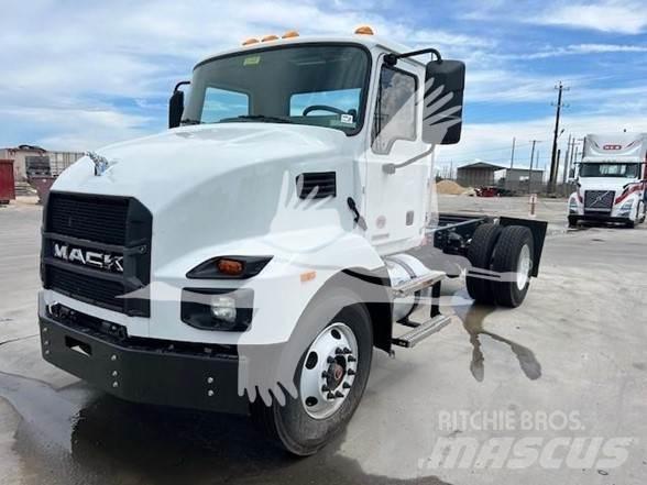 Mack MD6 Cab & Chassis Trucks