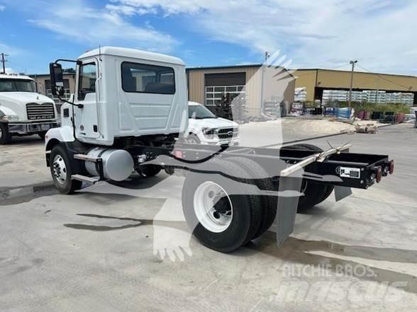 Mack MD6 Cab & Chassis Trucks