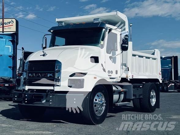 Mack MD6 Dump Trucks