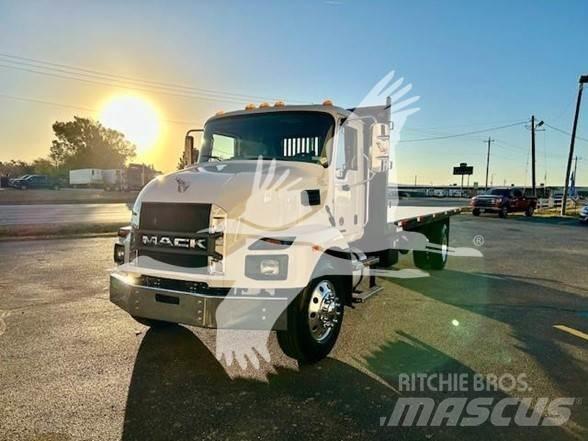 Mack MD6 Flatbed Trucks