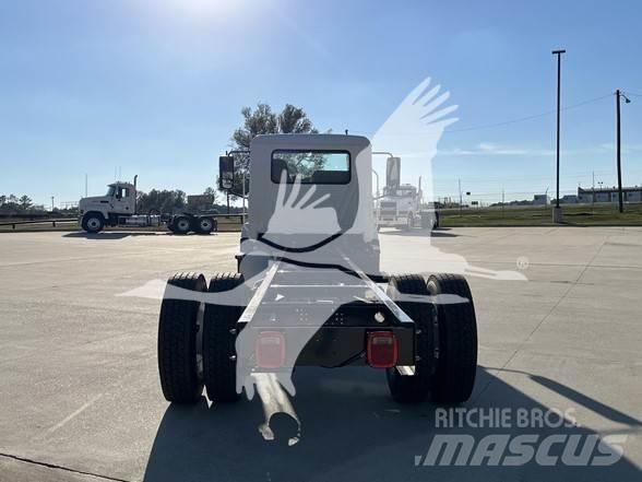Mack MD6 Cab & Chassis Trucks