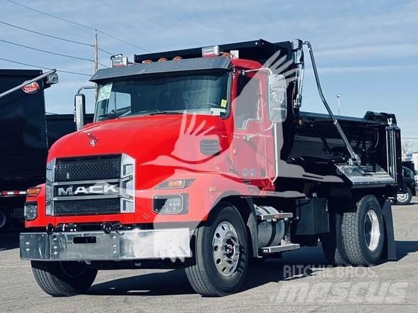 Mack MD6 Dump Trucks