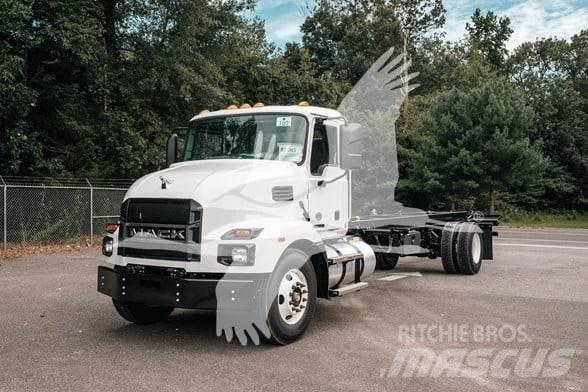 Mack MD6 Cab & Chassis Trucks